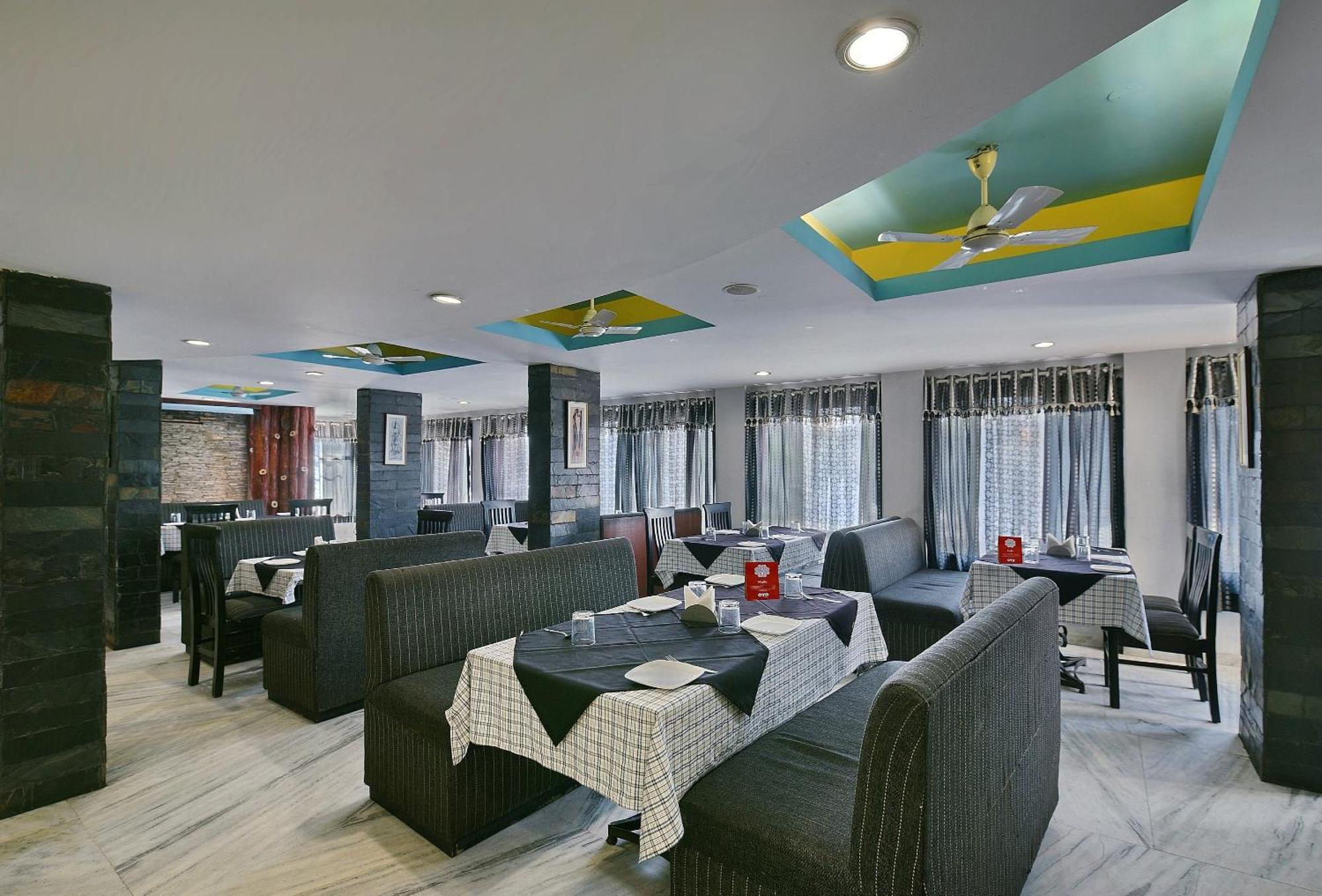 Collection O Diamond And Residences Indore Exterior foto